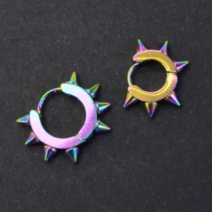 Серьга-кликер, шипы. Титановое покрытие. SK0397