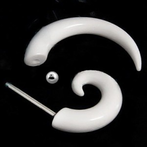 Имитация растяжки. Спираль, белая. EAR7867