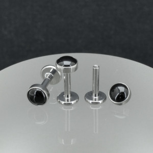 Интернал-лабрета 1,2 мм. Титан, вставка - черный оникс 4 мм. LBICST0714