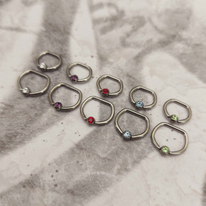 D-кольцо 1,2 мм. Титан. Шарик с кристаллом. DBCRTC16