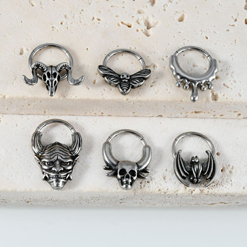 Кольцо сегментное 1,2 мм кликер для пирсинга септума. Кошка с крыльями. HSEG0639