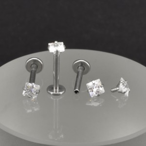 Интернал-лабрета 1,2 мм. Вставка - циркон Квадрат. IL0653